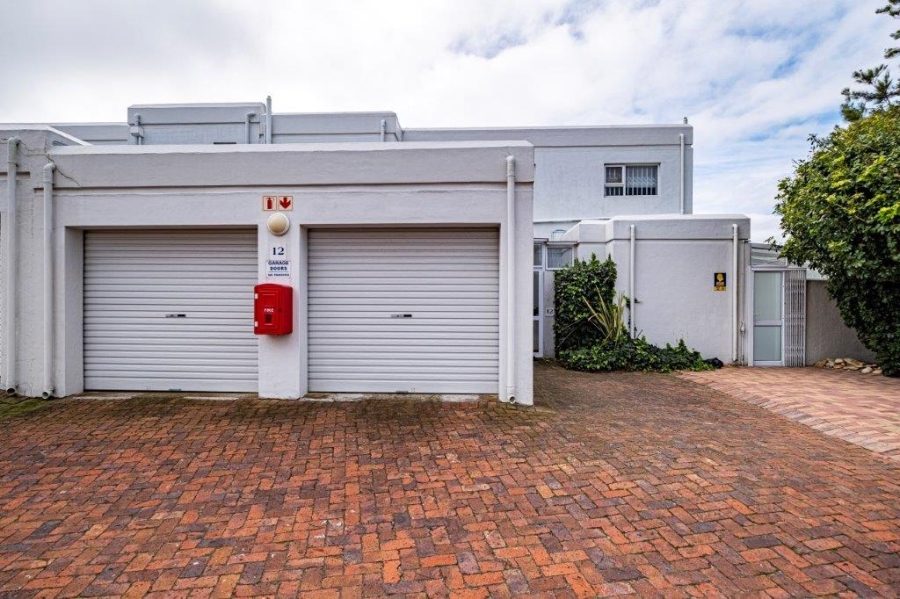 4 Bedroom Property for Sale in Summerstrand Eastern Cape